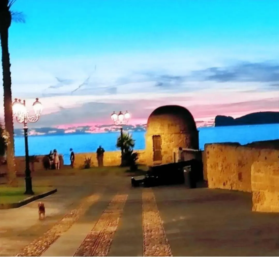 Camera Serraona Alguer 0*,  Italia